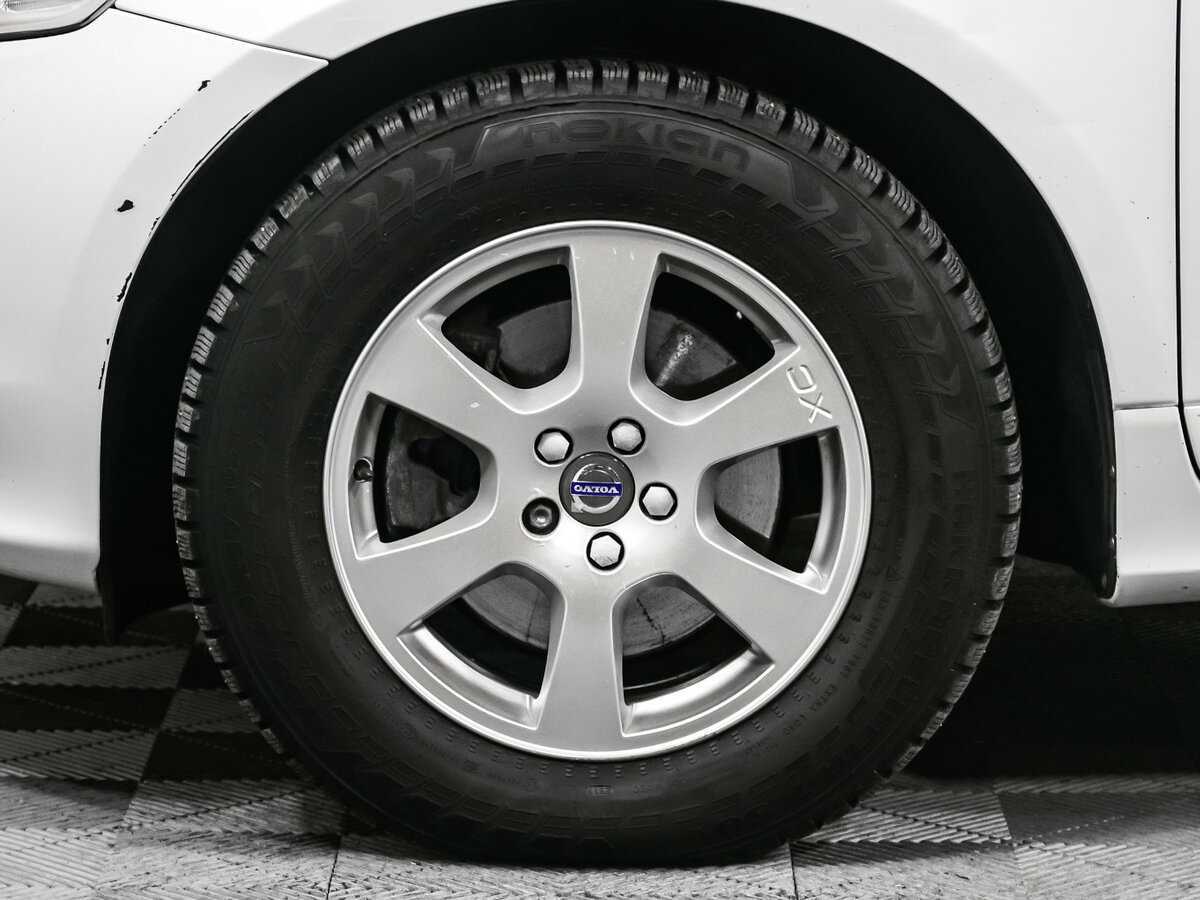 Б/У Вольво ИксЦ60 2015 года. Фото: #14