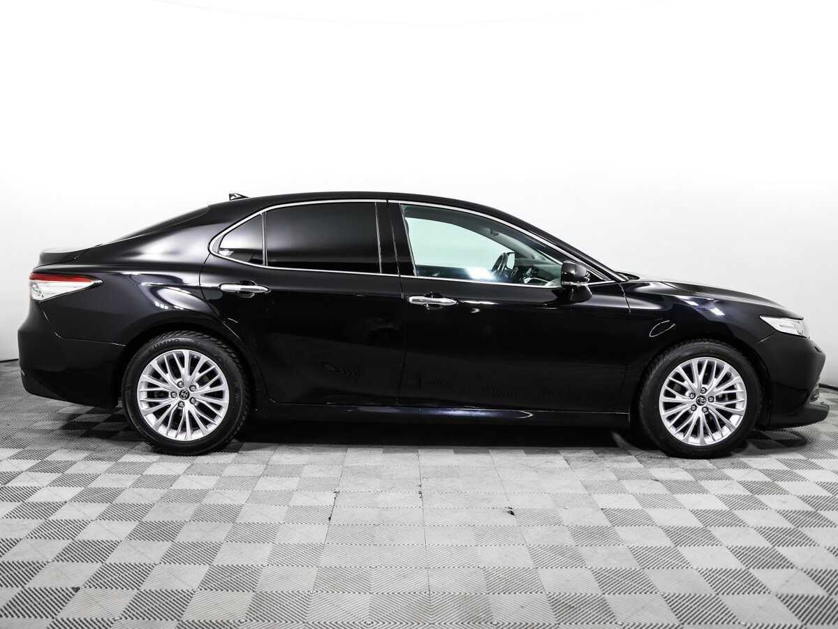 Toyota Camry 2018 года с пробегом. Фото: #3