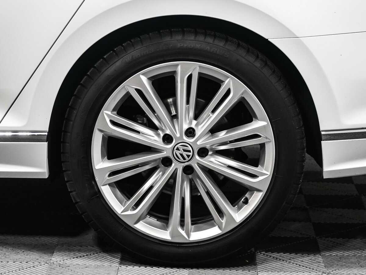 Б/У Фольксваген Пассат 2019 года. Фото: #16