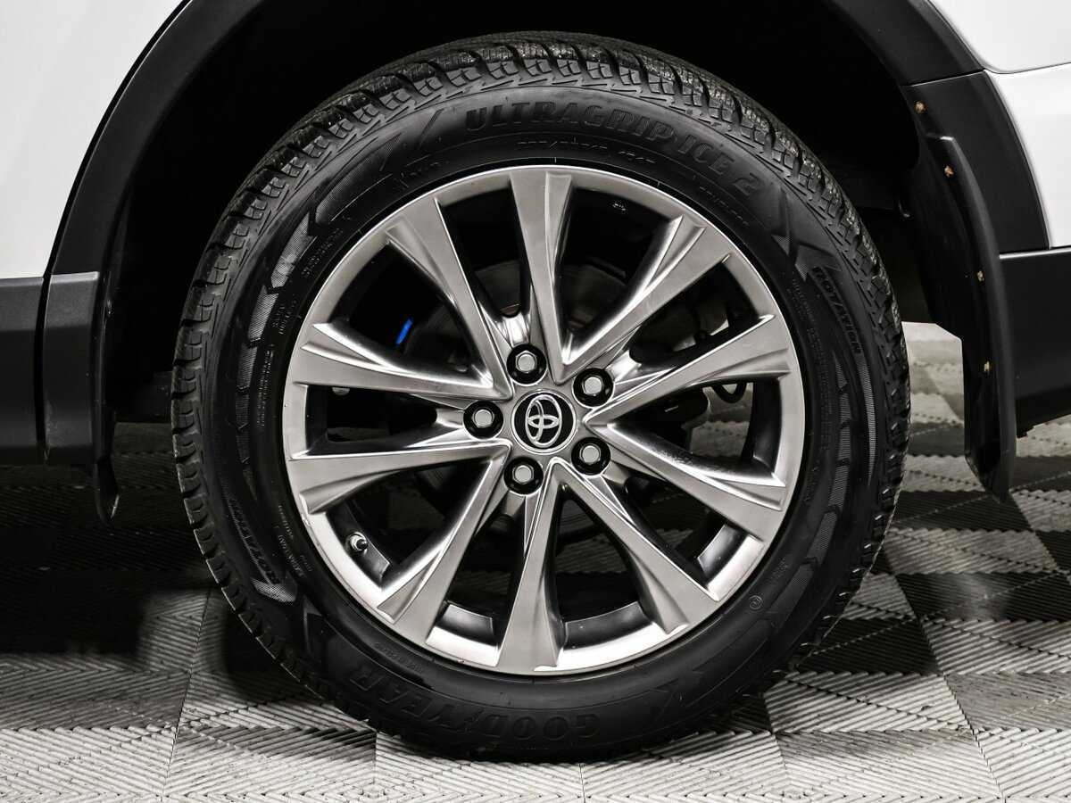Toyota RAV4 2019 года с пробегом. Фото: #14
