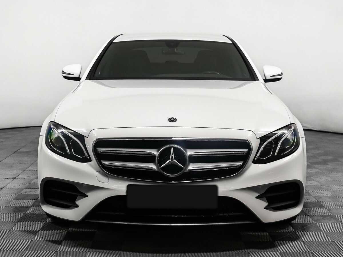 Mercedes-Benz E-Класс 2018 года с пробегом. Фото: #1