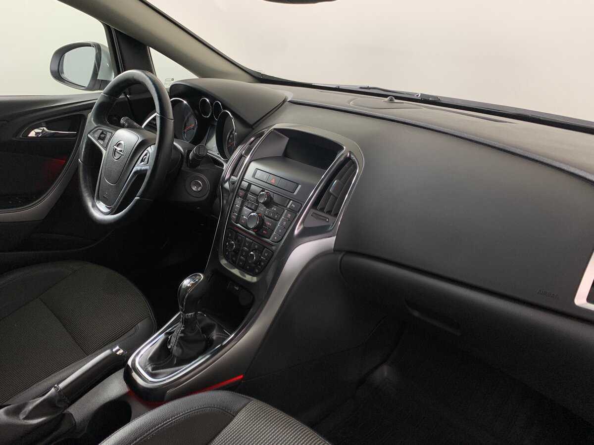 Opel Astra 2012 года с пробегом. Фото: #13