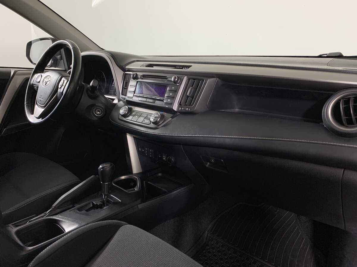 Toyota RAV4 2018 года с пробегом. Фото: #13
