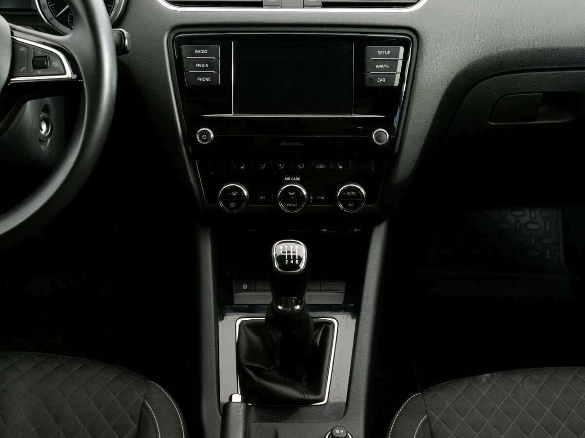 Б/У Шкода Октавия 2017 года. Фото: #10