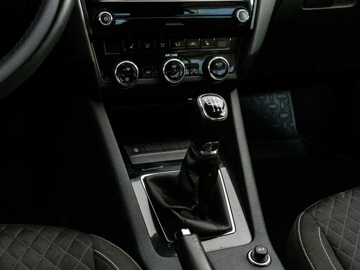 Б/У Шкода Октавия 2017 года. Фото: #11