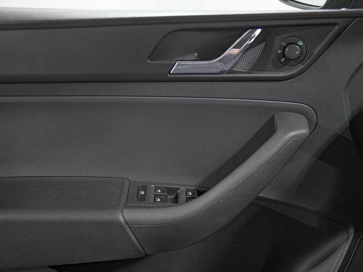 Skoda Rapid 2015 года с пробегом. Фото: #10