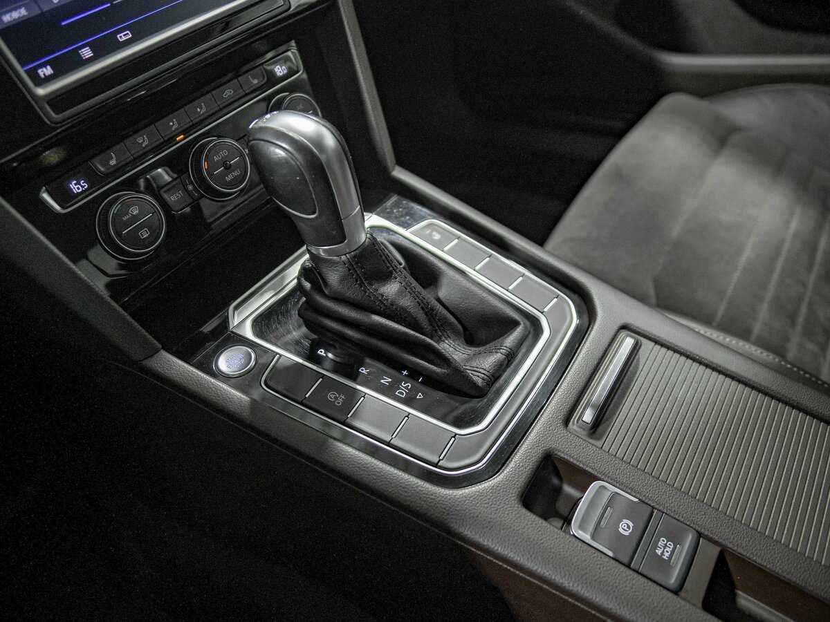 Б/У Фольксваген Пассат 2016 года. Фото: #9