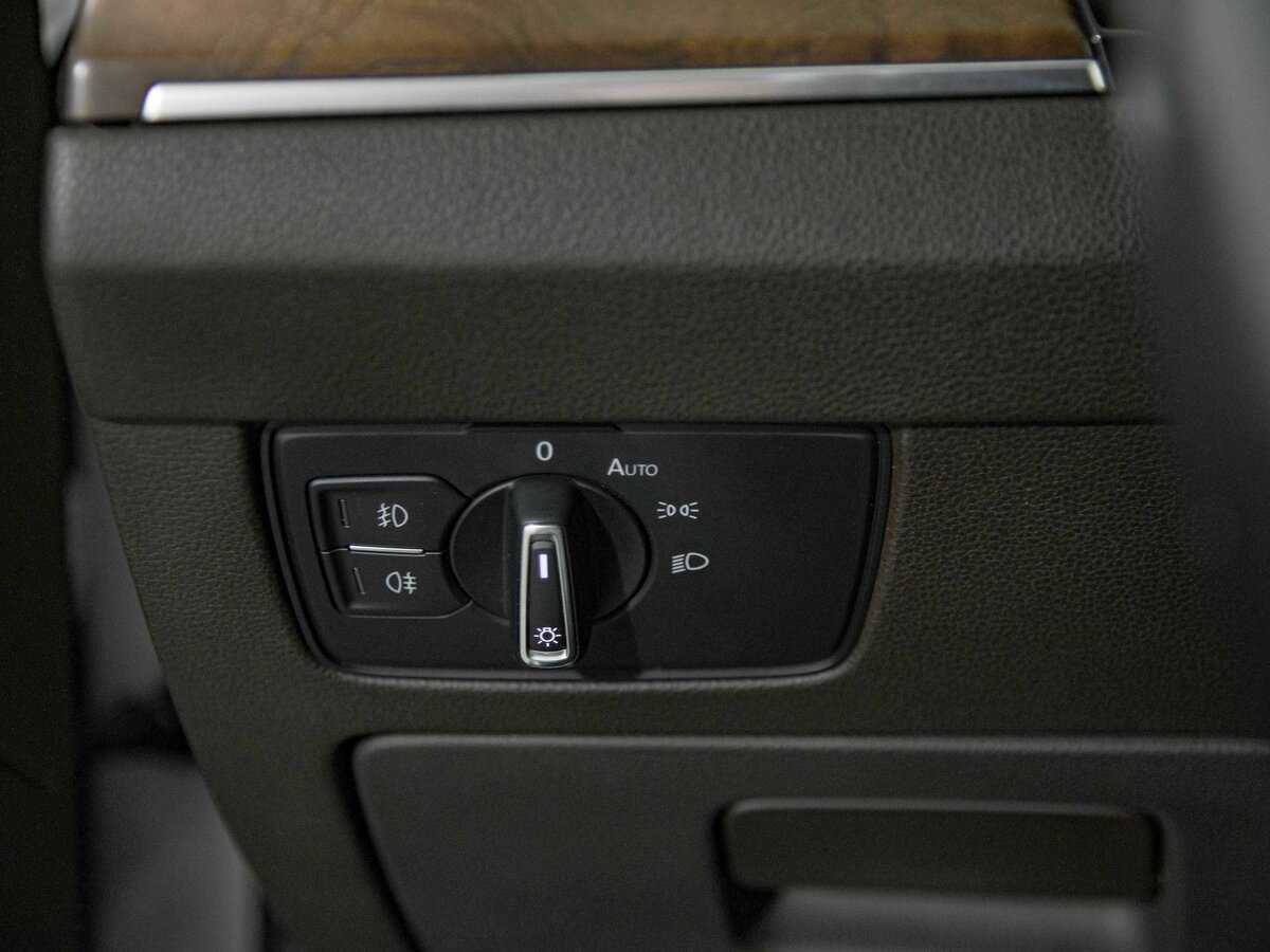 Б/У Фольксваген Пассат 2016 года. Фото: #12