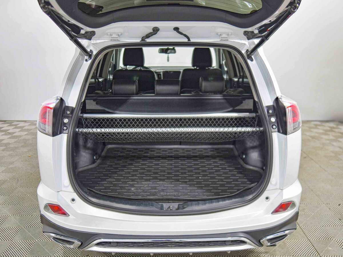 Toyota RAV4 2018 года с пробегом. Фото: #15