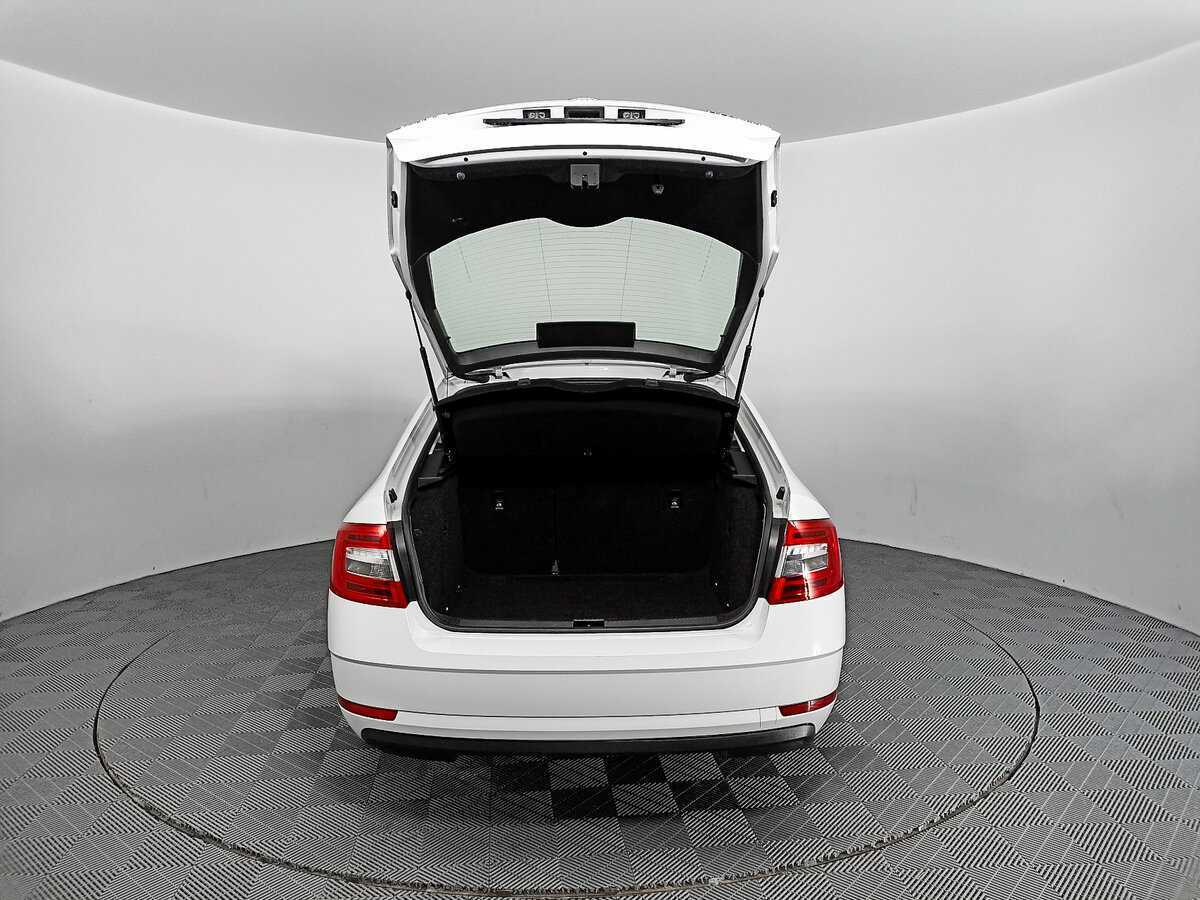 Б/У Шкода Октавия 2020 года. Фото: #9