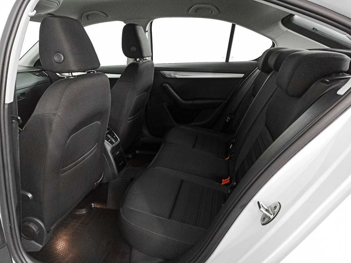 Б/У Шкода Октавия 2020 года. Фото: #11