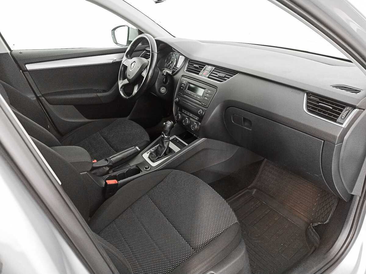 Б/У Шкода Октавия 2014 года. Фото: #6