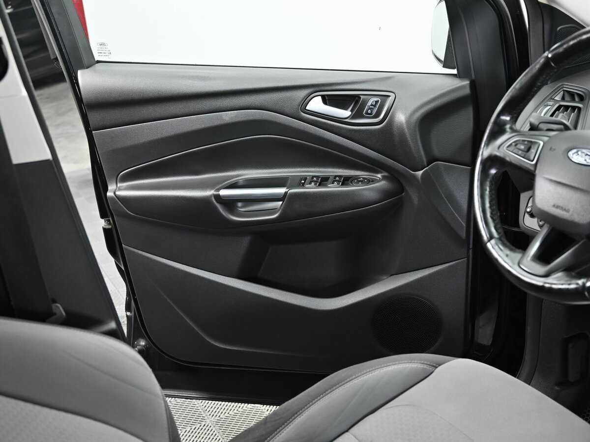 Б/У Форд Куга 2017 года. Фото: #6