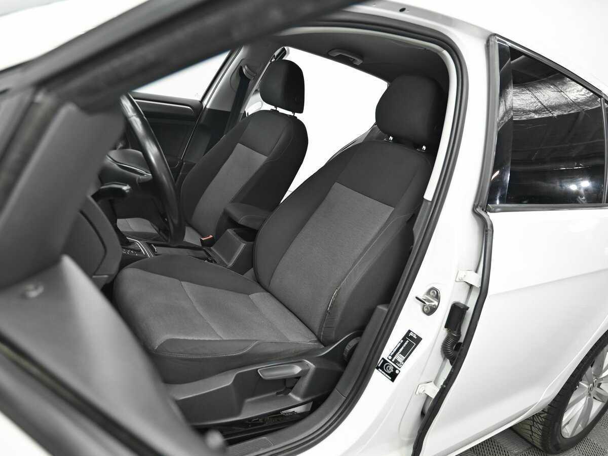 Б/У Фольксваген Гольф 2013 года. Фото: #4