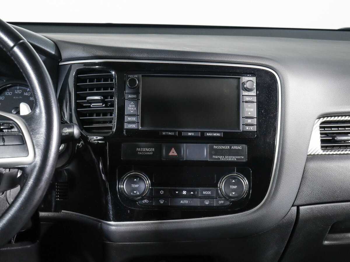 Б/У Митсубиши Оутлэндер 2014 года. Фото: #6