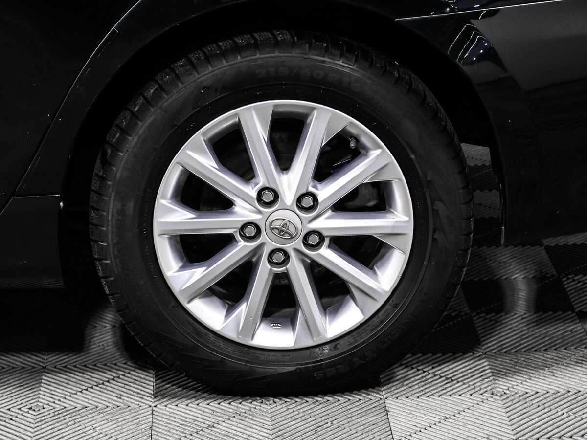 Б/У Тойота Камри 2016 года. Фото: #13