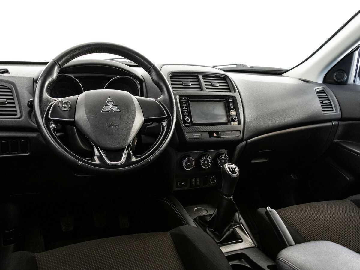 Б/У Митсубиши АС-Икс 2018 года. Фото: #8