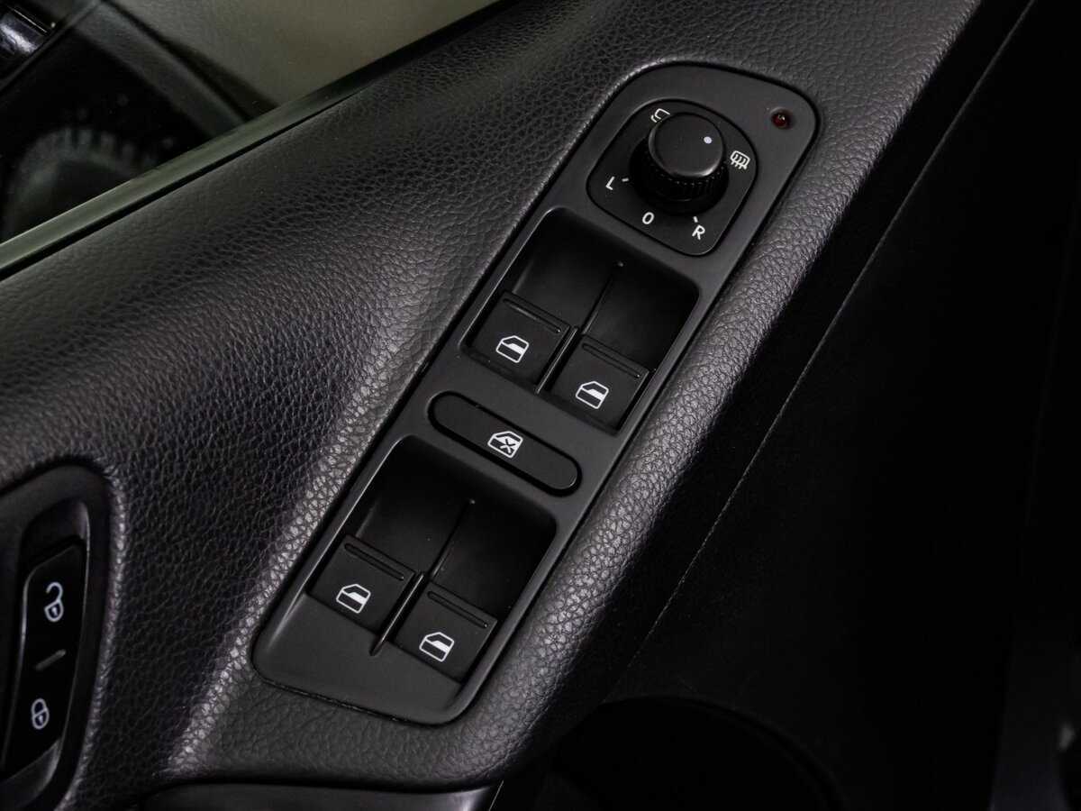 Б/У Фольксваген Тигуан 2015 года. Фото: #14