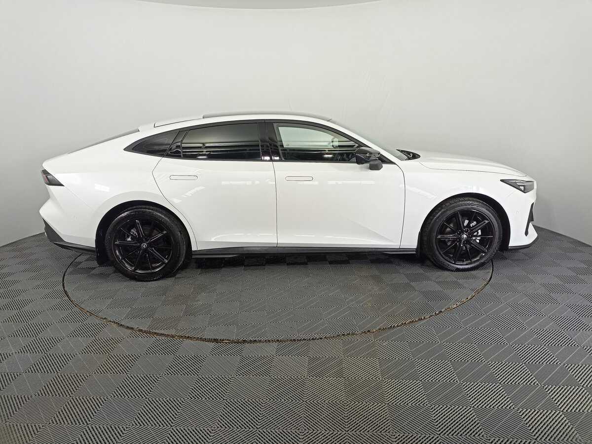 Changan UNI-V 2023 года с пробегом. Фото: #3