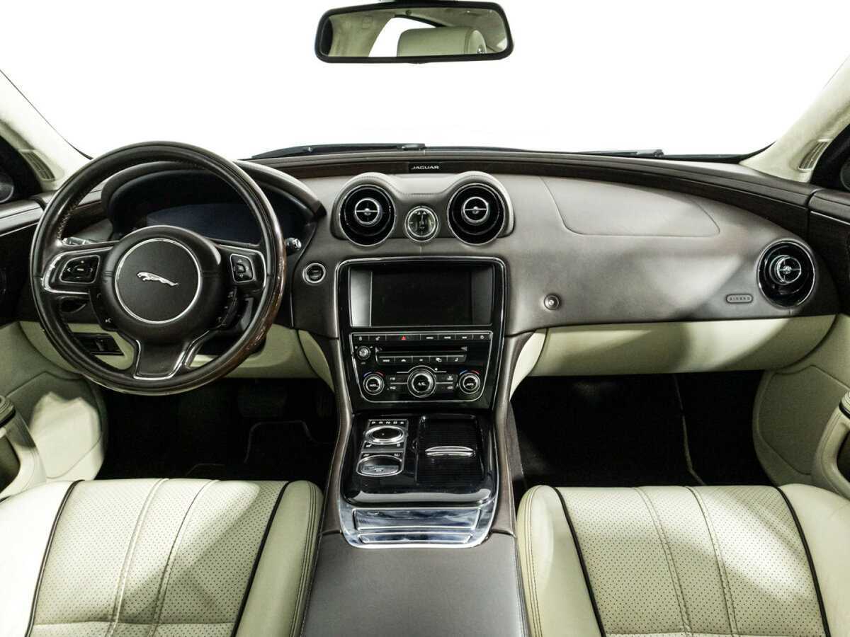 Jaguar XJ 2015 года с пробегом. Фото: #12