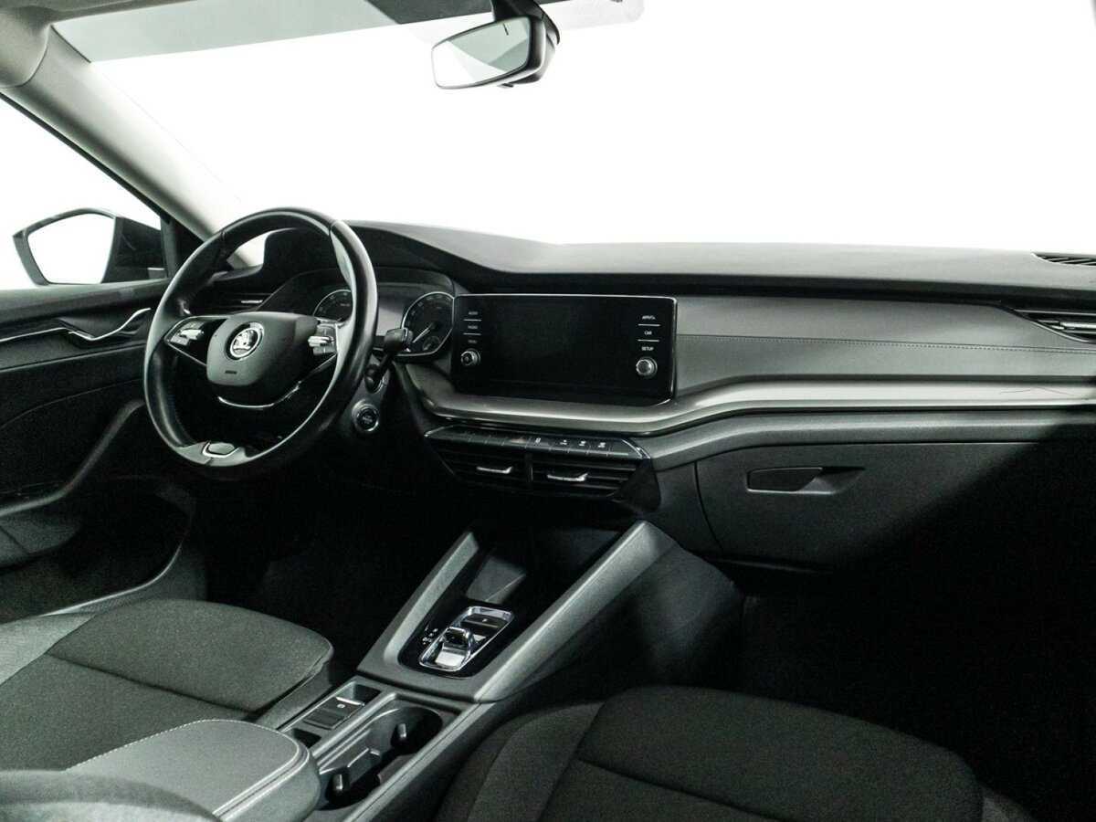 Б/У Шкода Октавия 2021 года. Фото: #8