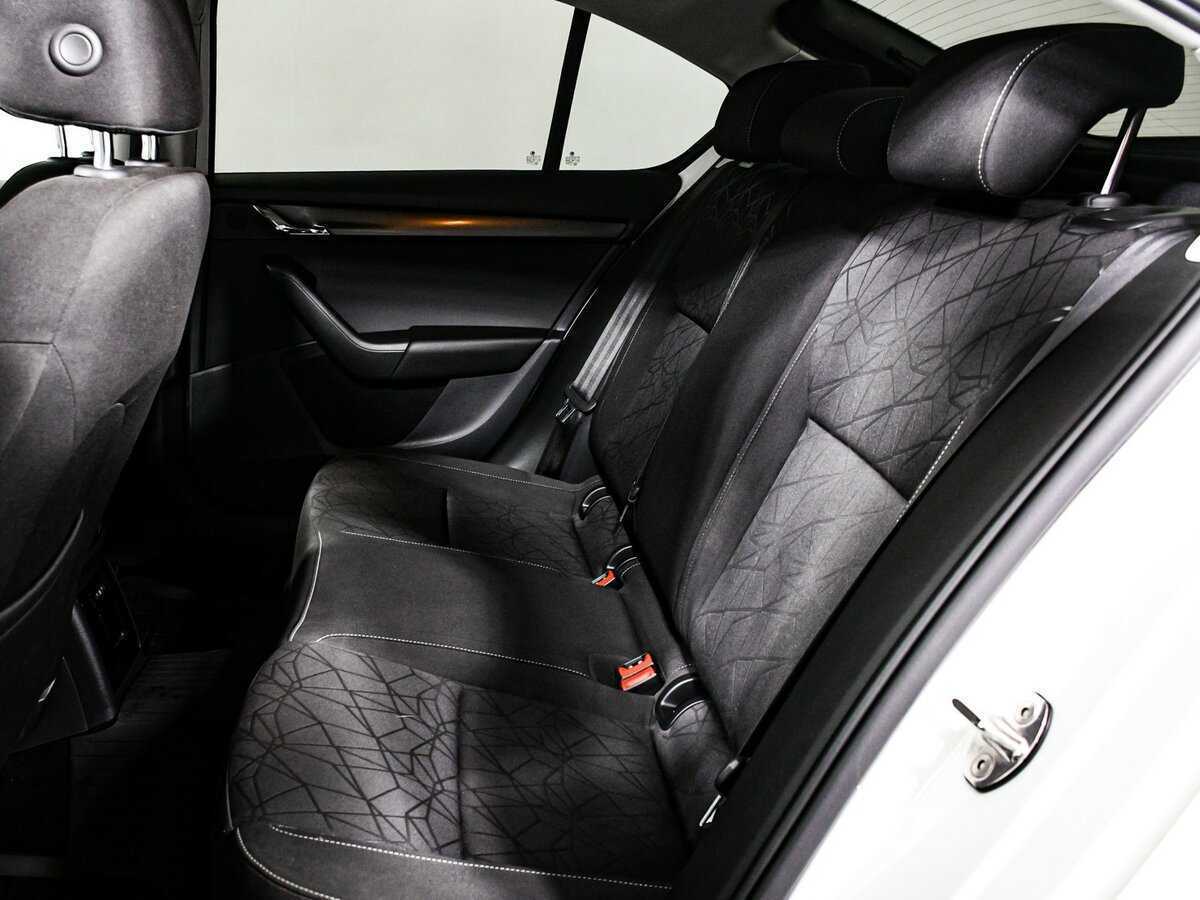 Б/У Шкода Октавия 2019 года. Фото: #10