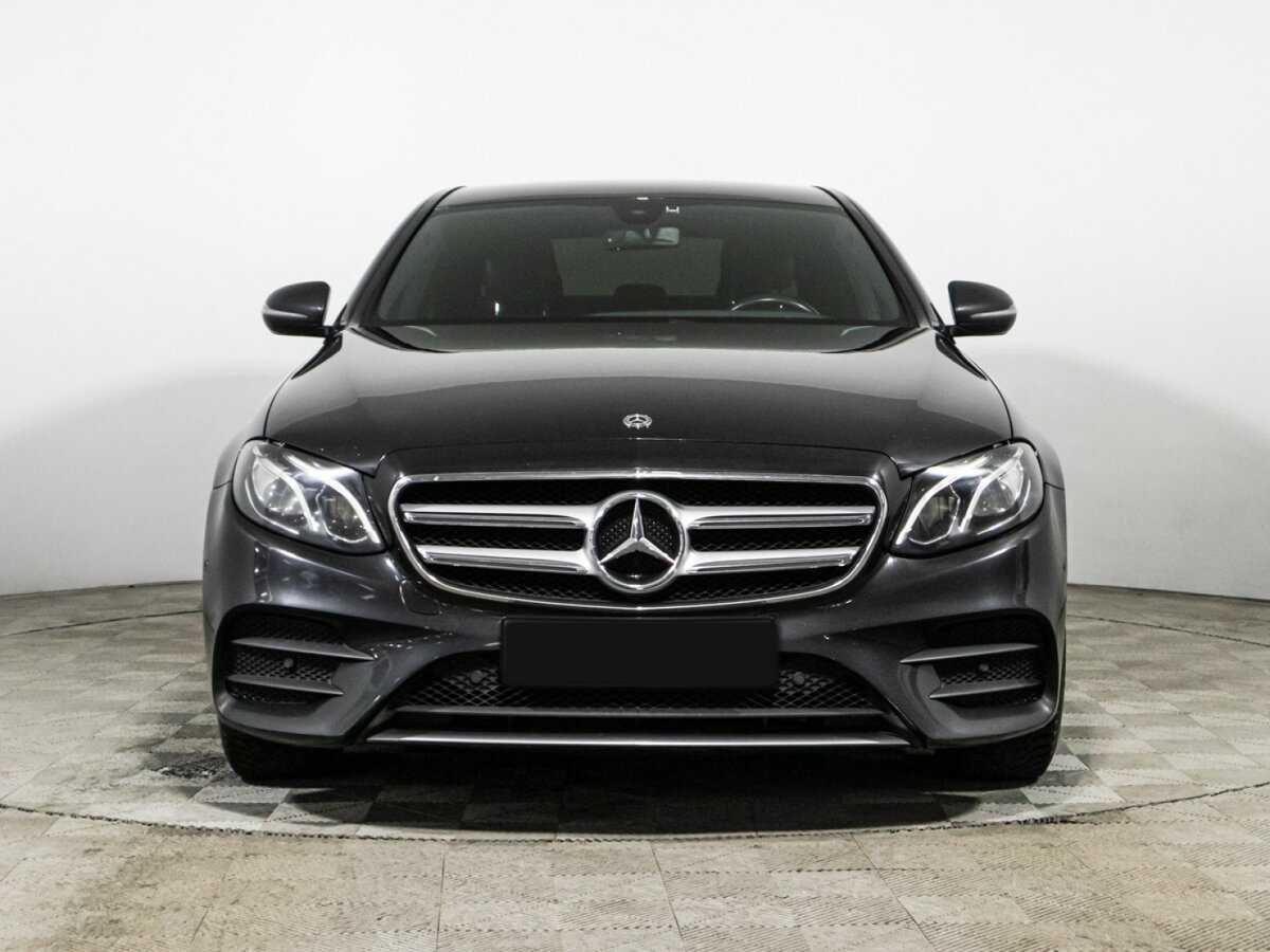 Mercedes-Benz E-Класс 2019 года с пробегом. Фото: #1