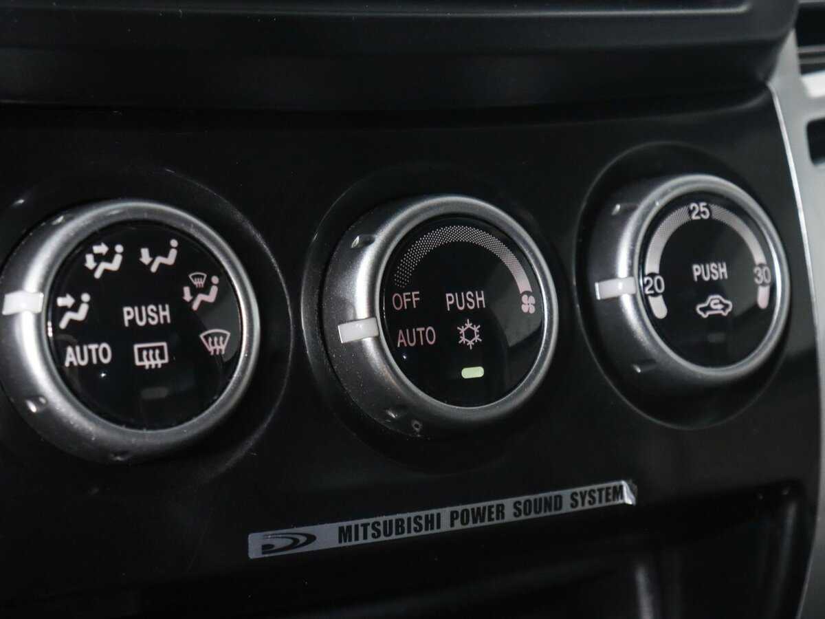 Б/У Митсубиши Паджеро Спорт 2012 года. Фото: #13