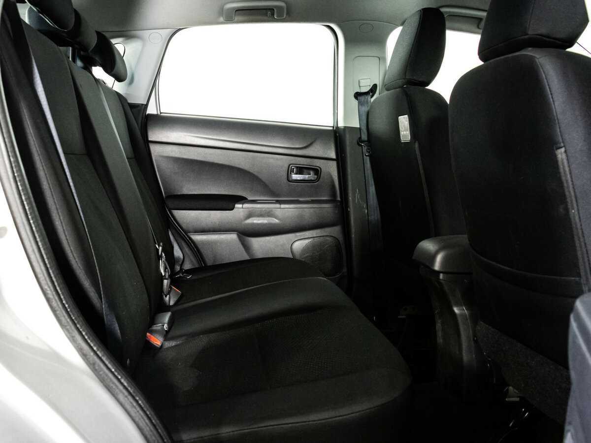 Б/У Митсубиши АС-Икс 2013 года. Фото: #6