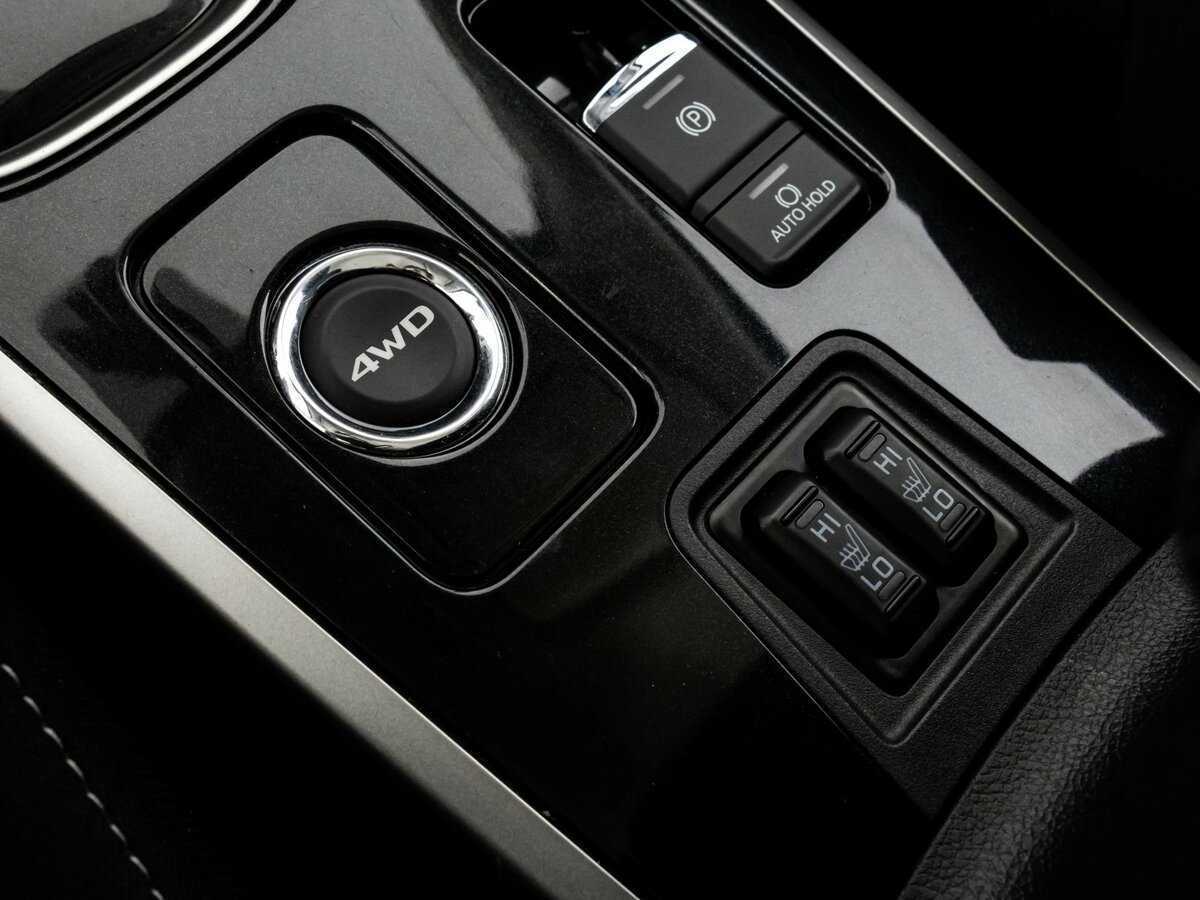 Б/У Митсубиши Оутлэндер 2018 года. Фото: #12