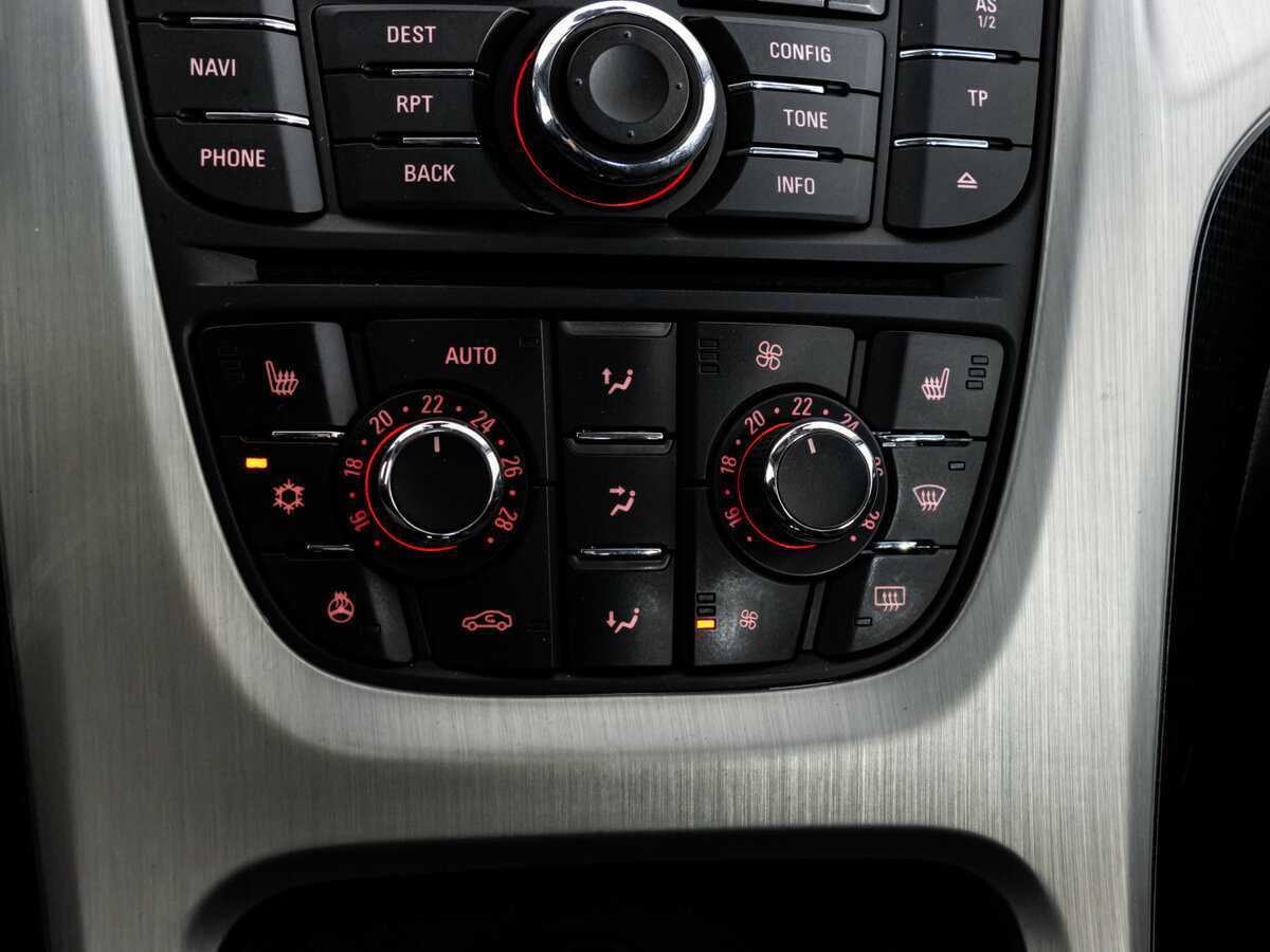 Б/У Опель Астра 2012 года. Фото: #16