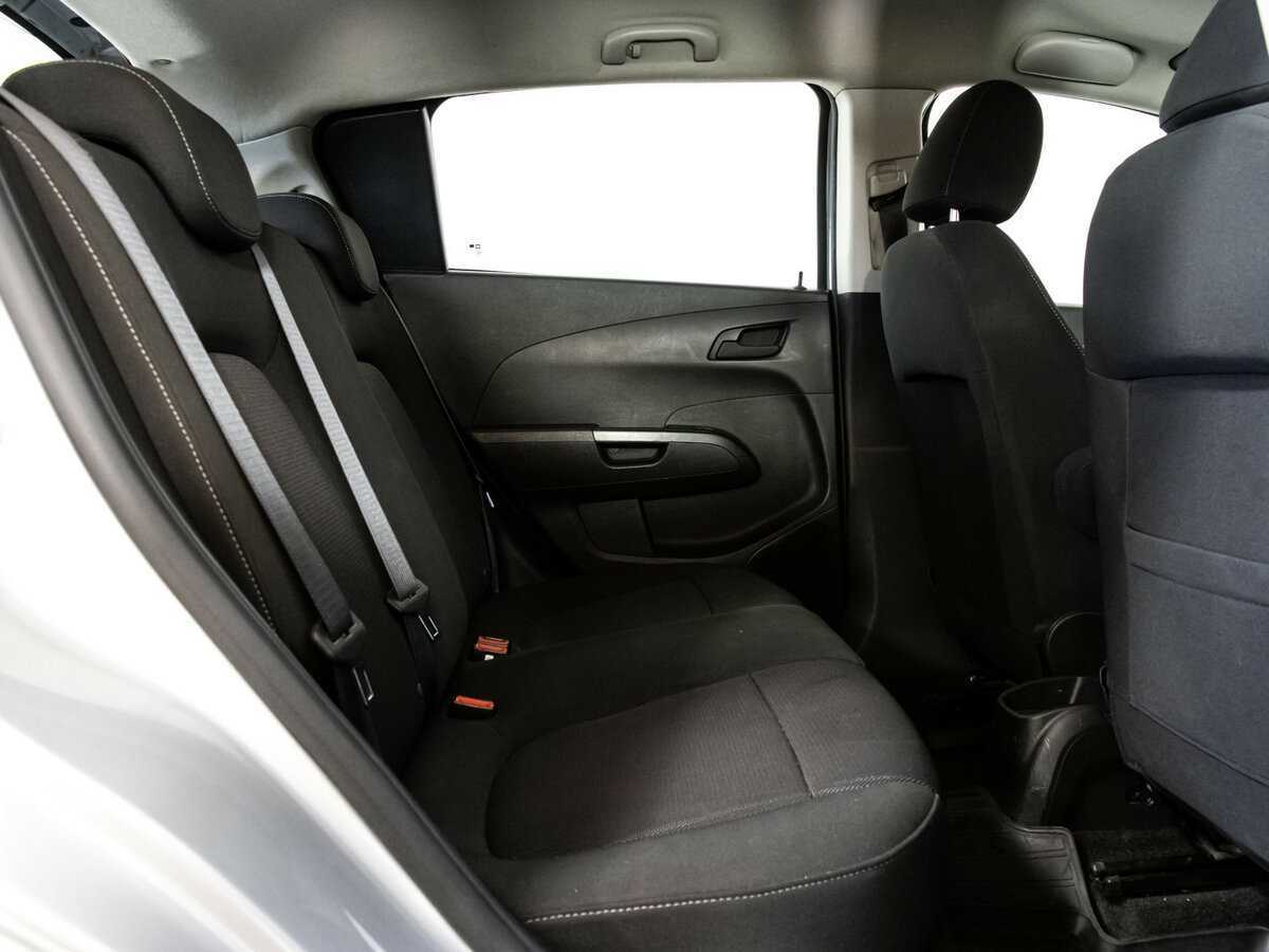 Б/У Шевроле Авео 2013 года. Фото: #17