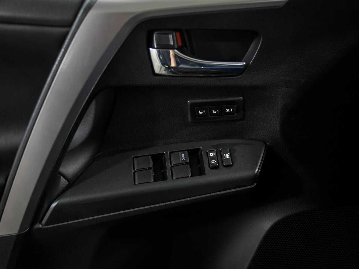 Toyota RAV4 2017 года с пробегом. Фото: #13