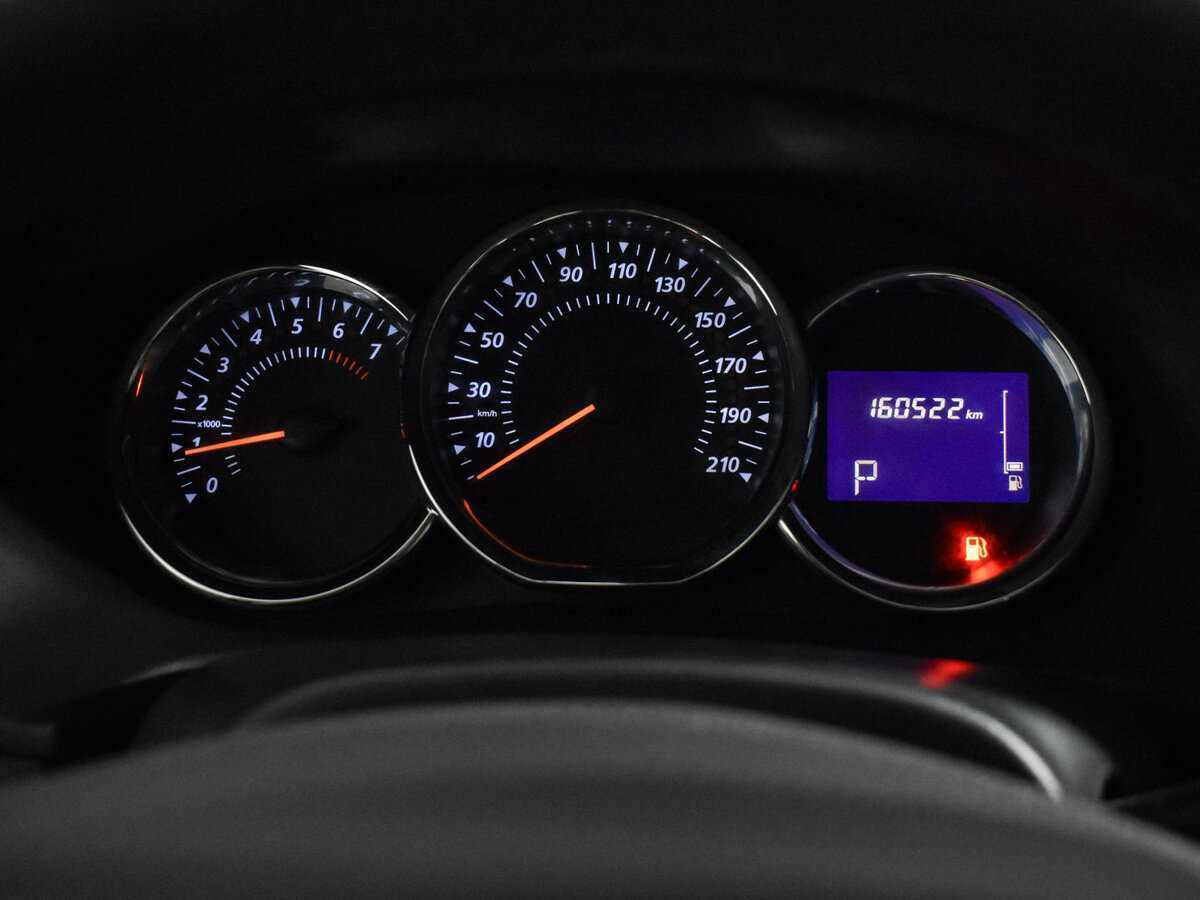 Б/У Рено Сандеро 2017 года. Фото: #17