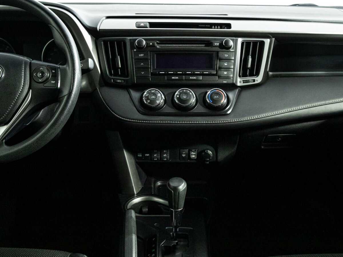 Б/У Тойота Рав4 2016 года. Фото: #13