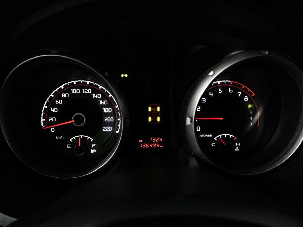 Б/У Митсубиши Паджеро 2015 года. Фото: #9