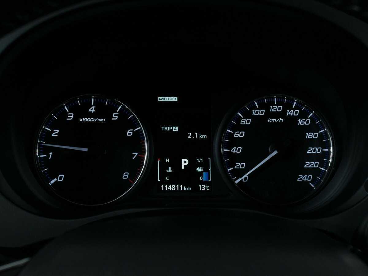 Б/У Митсубиши Оутлэндер 2015 года. Фото: #10