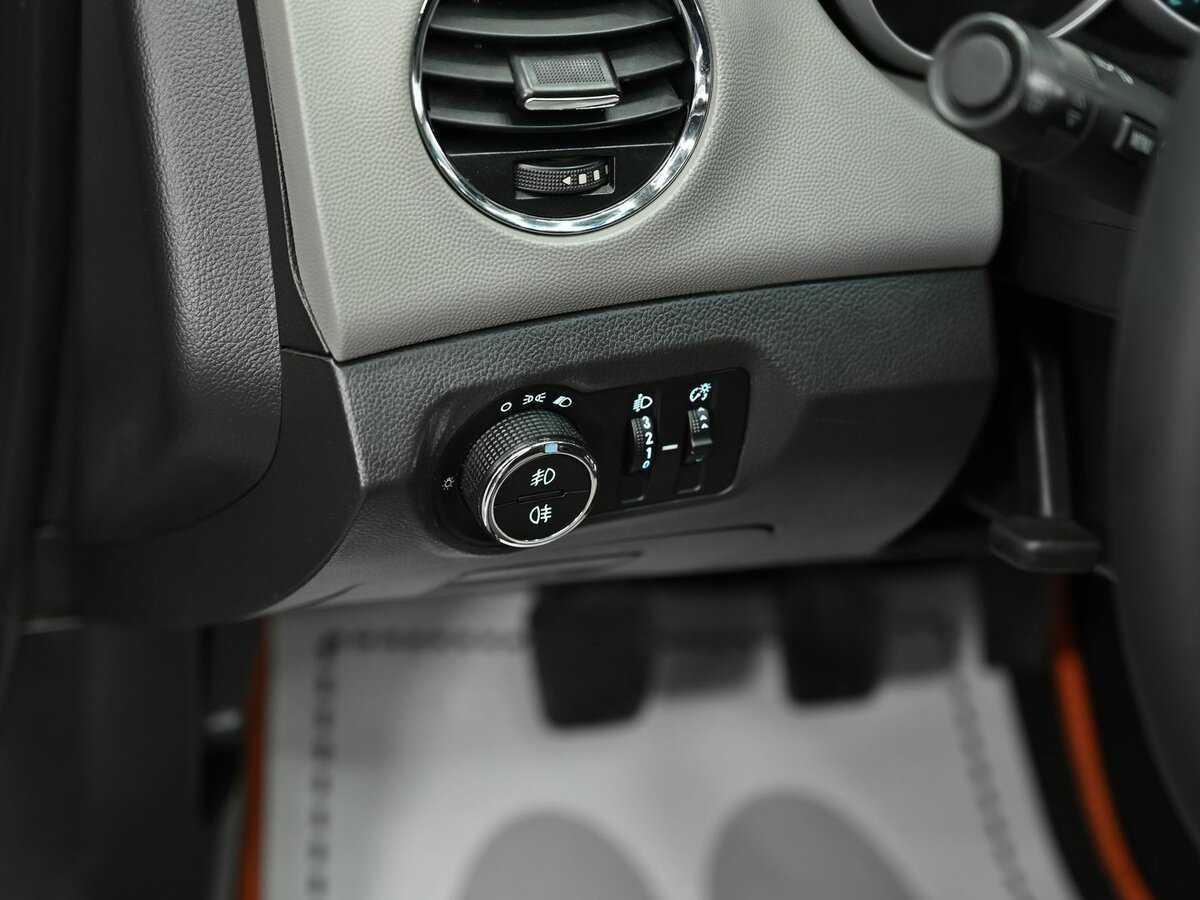 Б/У Шевроле Круз 2013 года. Фото: #8