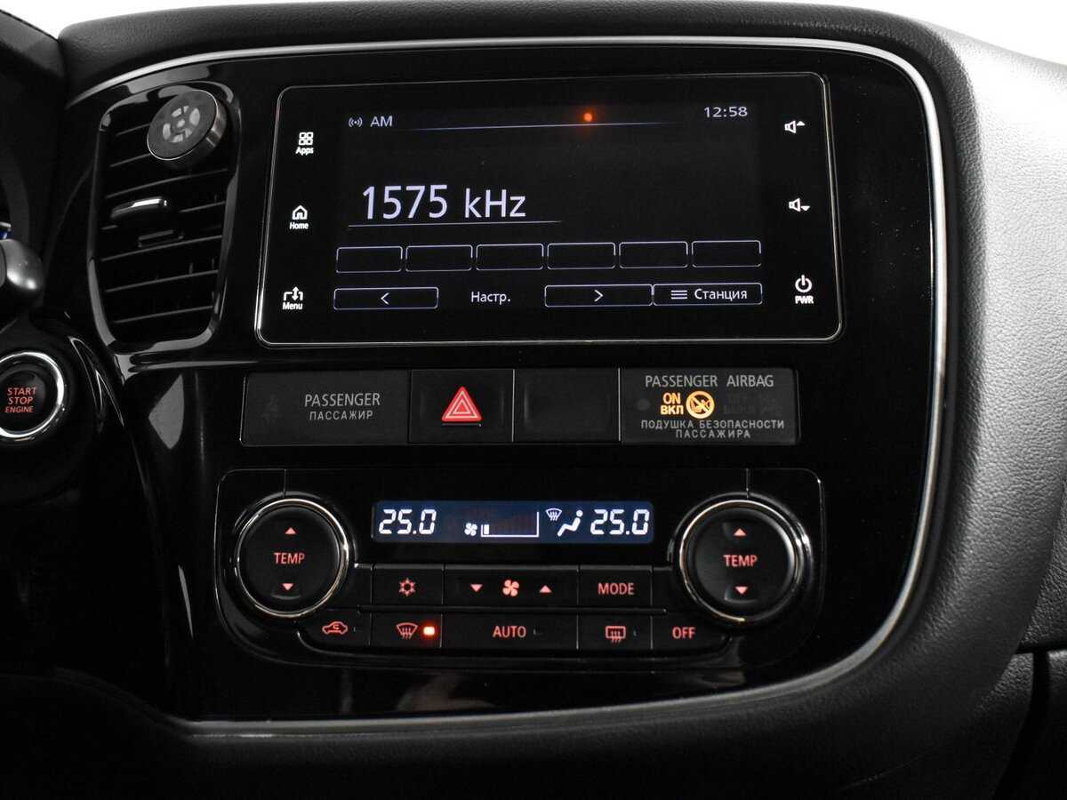 Б/У Митсубиши Оутлэндер 2018 года. Фото: #14