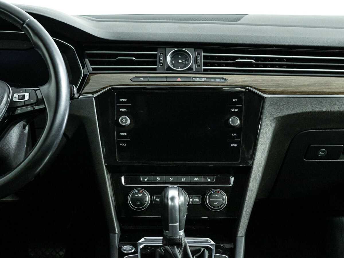 Б/У Фольксваген Пассат 2017 года. Фото: #13