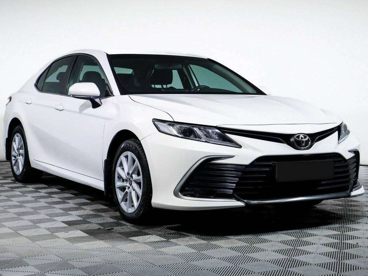 Toyota Camry 2021 года с пробегом. Фото: #2