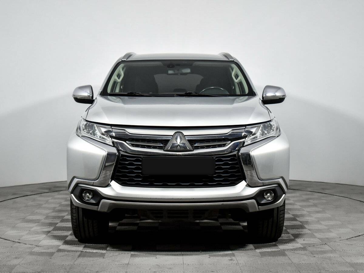 Mitsubishi Pajero Sport 2018 года с пробегом. Фото: #1