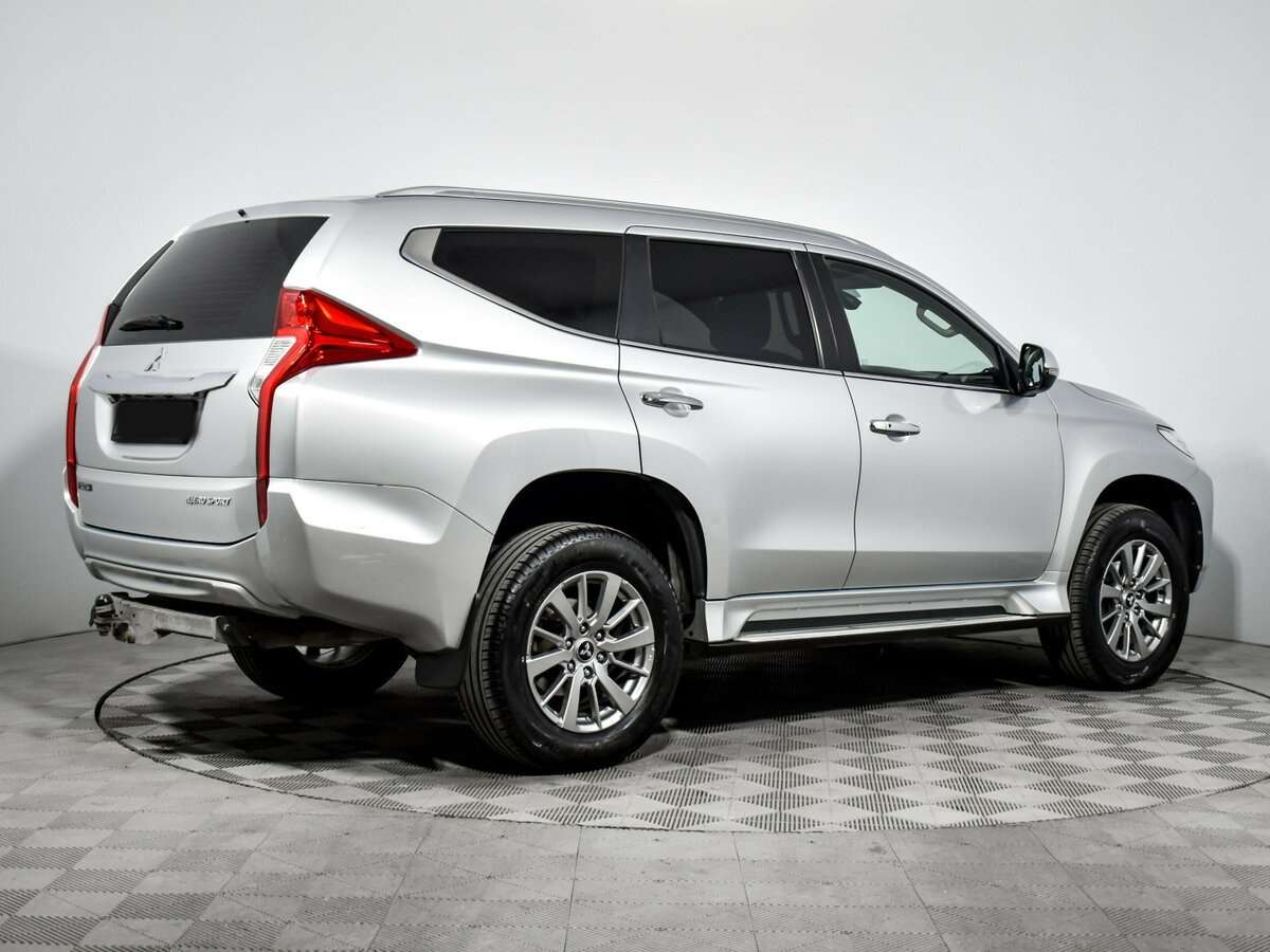 Mitsubishi Pajero Sport 2018 года с пробегом. Фото: #3