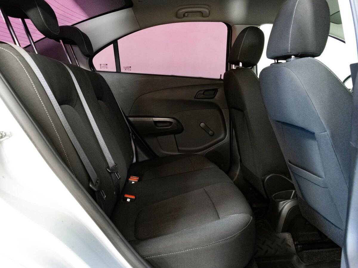 Б/У Шевроле Авео 2015 года. Фото: #11