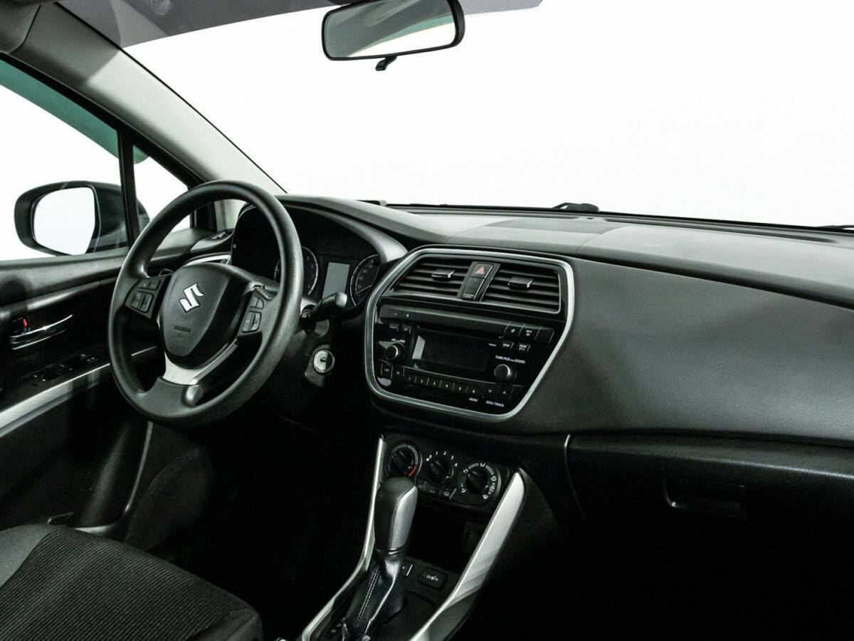 Б/У Сузуки С-Икс4 2016 года. Фото: #8