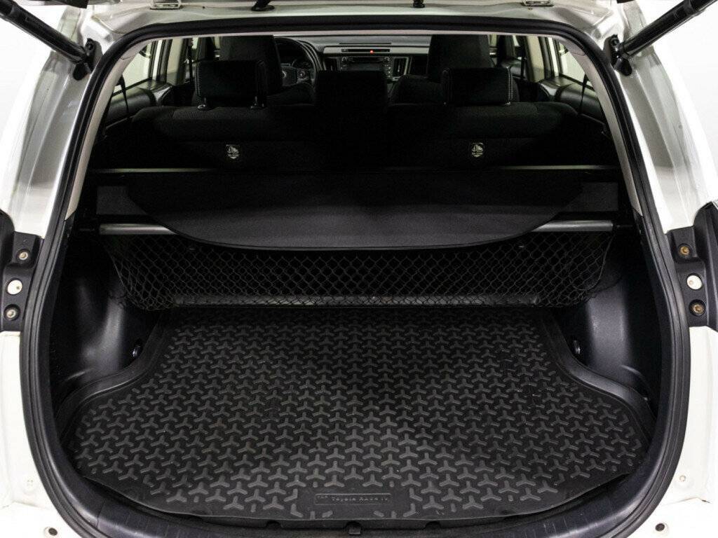 Б/У Тойота Рав4 2016 года. Фото: #12