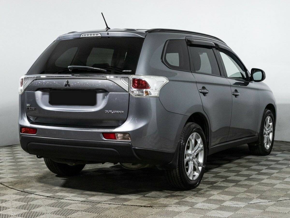 Б/У Митсубиши Оутлэндер 2012 года. Фото: #4