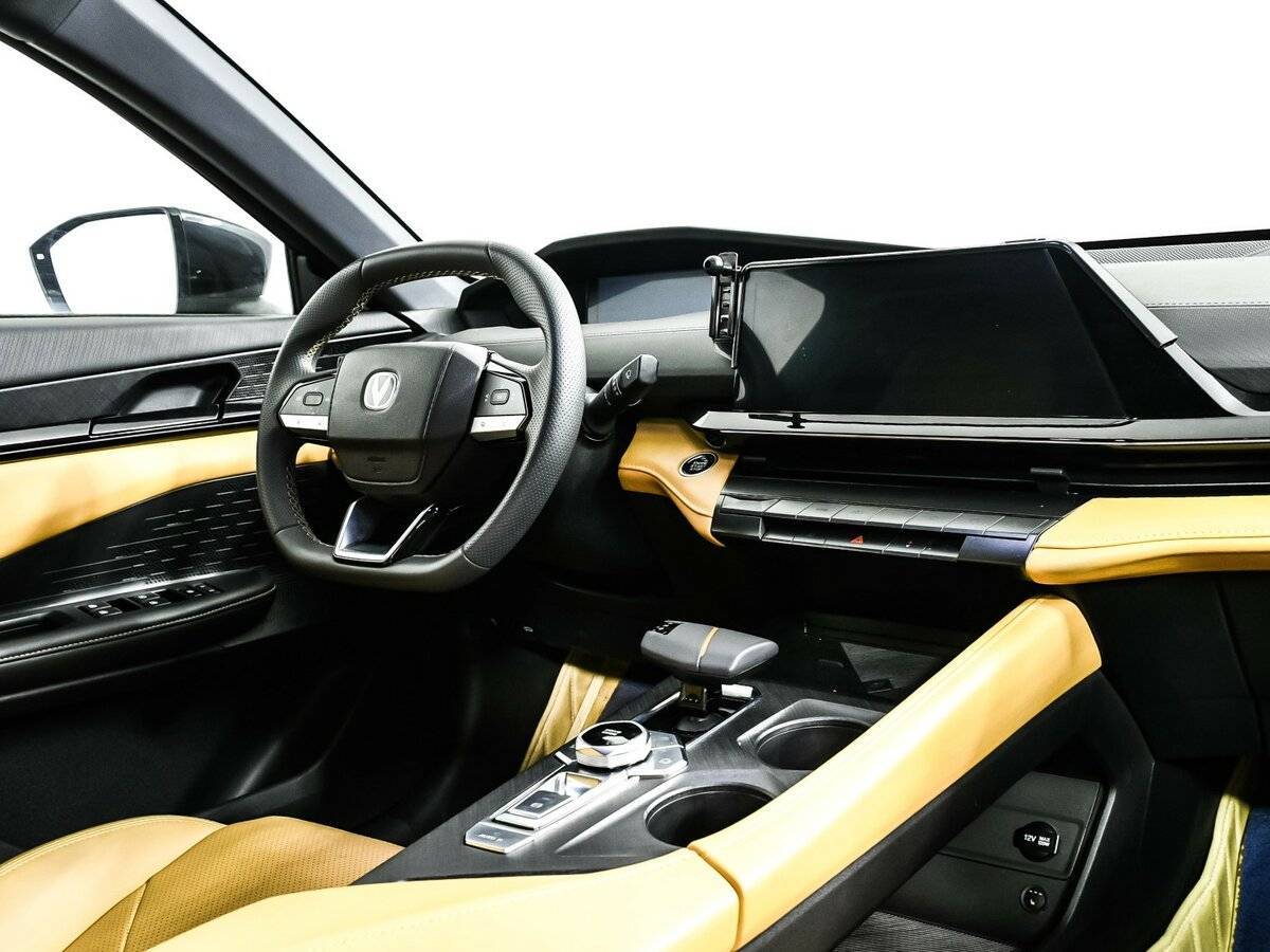 Changan UNI-V 2022 года с пробегом. Фото: #8