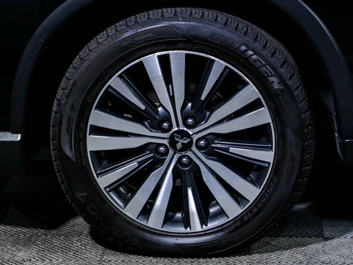 Б/У Митсубиши Оутлэндер 2019 года. Фото: #14