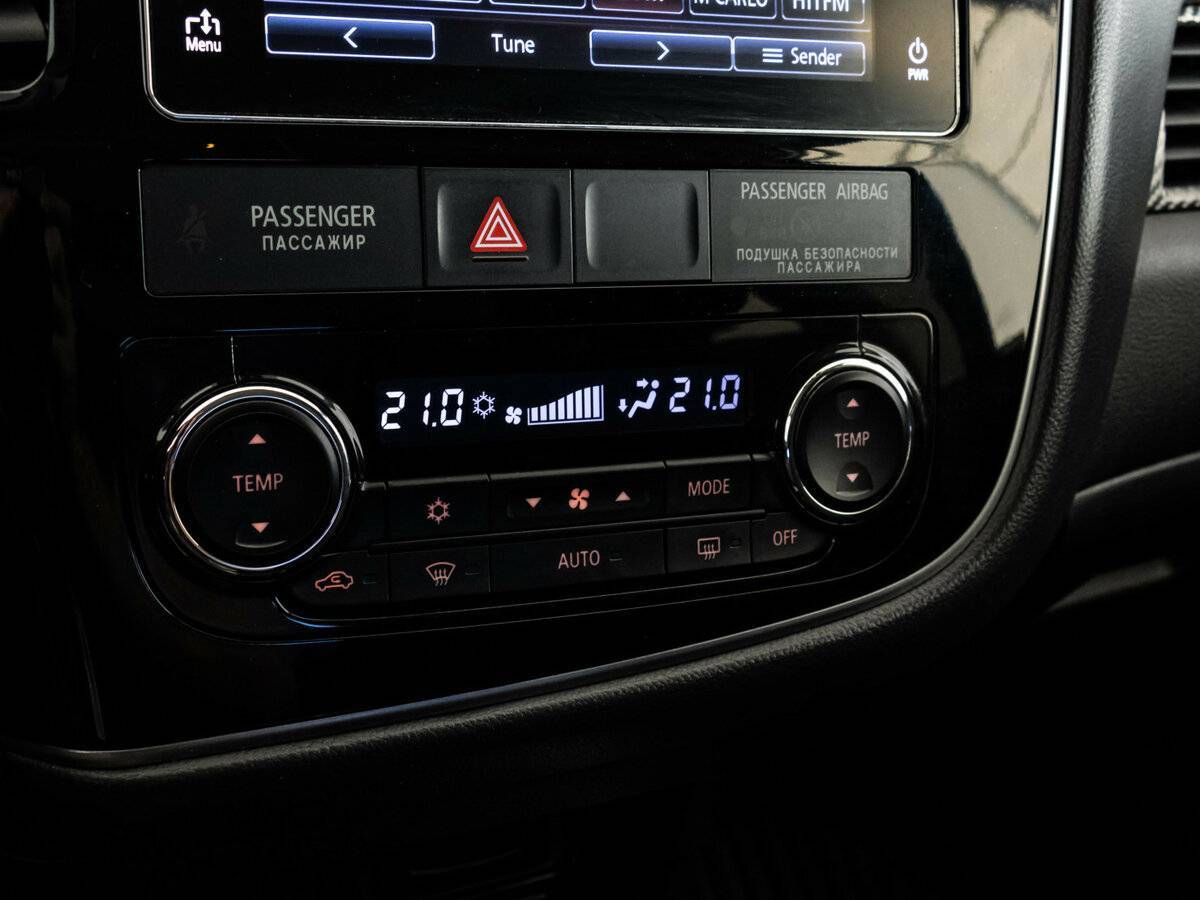 Б/У Митсубиши Оутлэндер 2018 года. Фото: #12